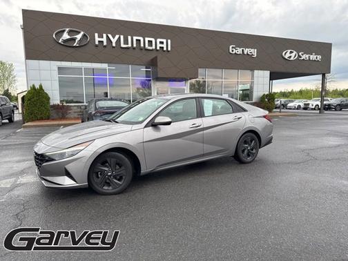 Gray 2022 Hyundai ELANTRA SEL