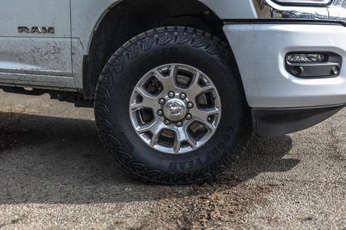 2024 RAM 2500 Laramie Crew Cab 4x4 6'4' Box