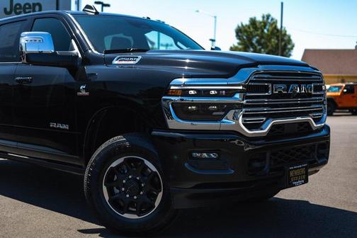 2025 RAM 2500 Laramie Crew Cab 4x4 6'4' Box