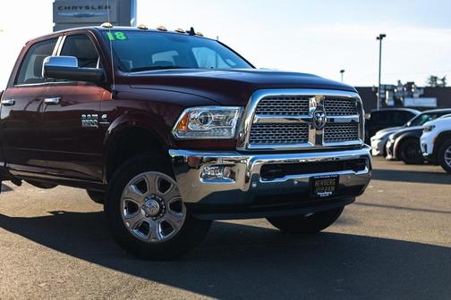 2018 RAM 3500 Laramie Crew Cab 4x4 6'4' Box