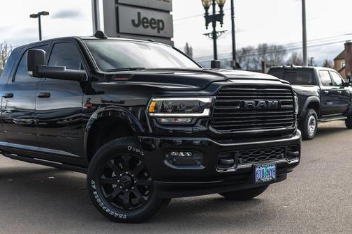 Diamond Black Crystal Pearlcoat 2022 RAM 3500 Laramie Mega Cab 4x4 6'4' Box