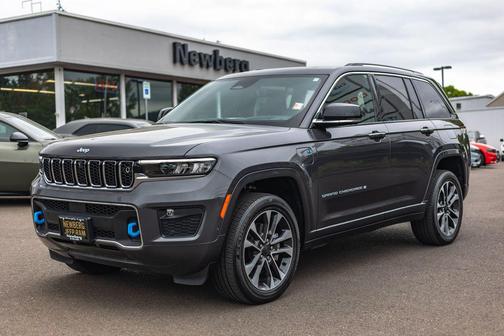 Baltic Gray Metallic Clearcoat 2022 Jeep Grand Cherokee 4xe Overland