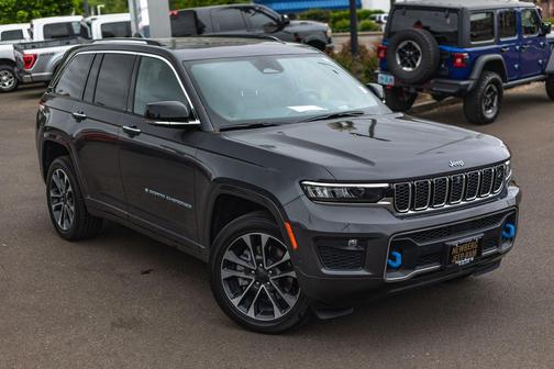 Baltic Gray Metallic Clearcoat 2022 Jeep Grand Cherokee 4xe Overland