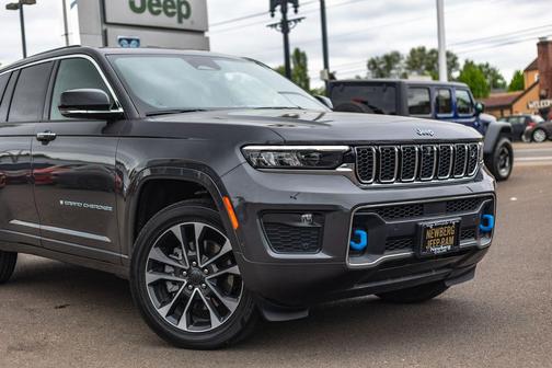 Baltic Gray Metallic Clearcoat 2022 Jeep Grand Cherokee 4xe Overland