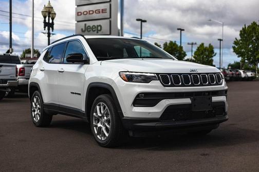 2024 Jeep Compass Latitude Lux