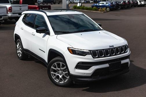 2024 Jeep Compass Latitude Lux