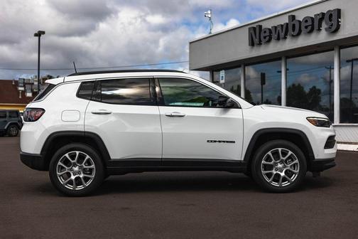 2024 Jeep Compass Latitude Lux