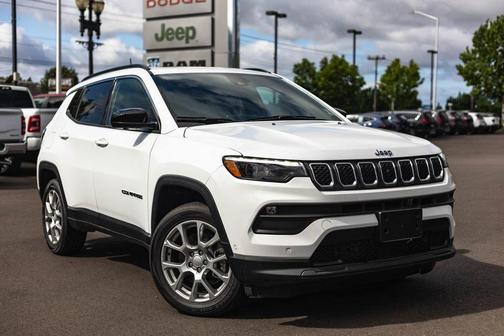 2024 Jeep Compass Latitude Lux