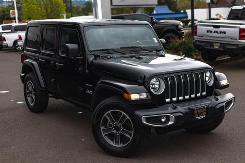 Black Clearcoat 2023 Jeep Wrangler 4-Door Sahara