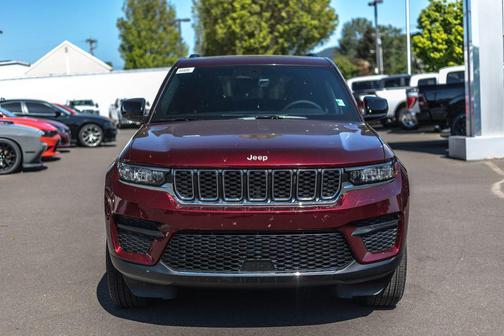 Velvet Red Pearlcoat 2026 Jeep Grand Cherokee Altitude