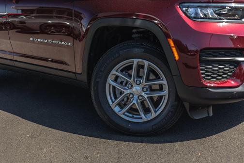 Velvet Red Pearlcoat 2026 Jeep Grand Cherokee Altitude