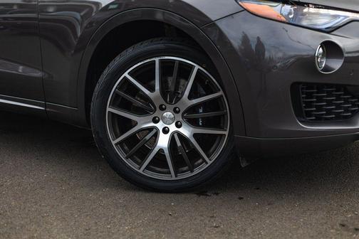 Grigio Maratea Metallescent 2017 Maserati Levante S