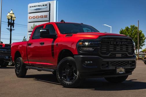 2025 RAM 2500 Tradesman Crew Cab 4x4 6'4' Box