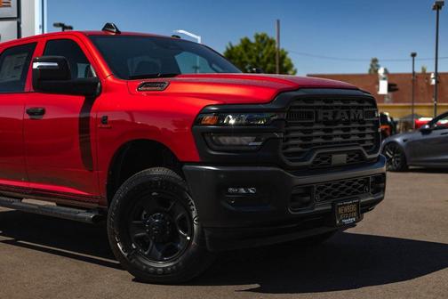 2025 RAM 2500 Tradesman Crew Cab 4x4 6'4' Box