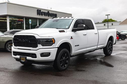 Bright White Clearcoat 2022 RAM 3500 Limited Crew Cab 4x4 8' Box