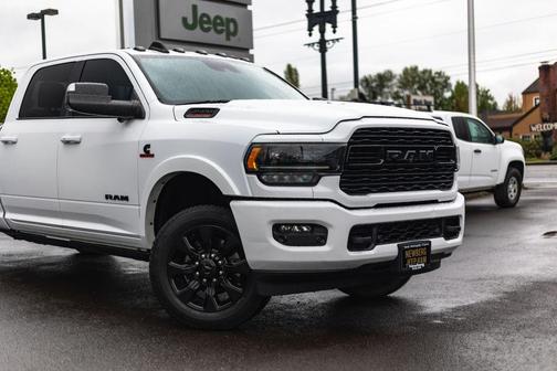 Bright White Clearcoat 2022 RAM 3500 Limited Crew Cab 4x4 8' Box