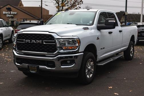 2024 RAM 3500 Big Horn Crew Cab 4x4 8' Box