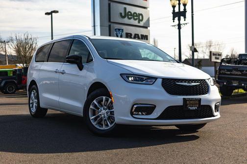 Bright White Clearcoat 2026 Chrysler Pacifica L