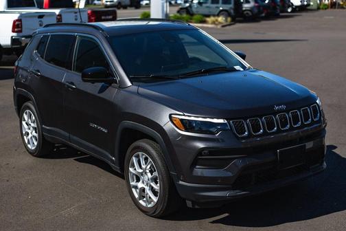 2024 Jeep Compass Latitude Lux