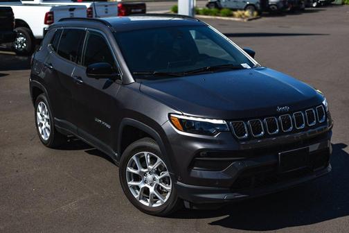 2024 Jeep Compass Latitude Lux