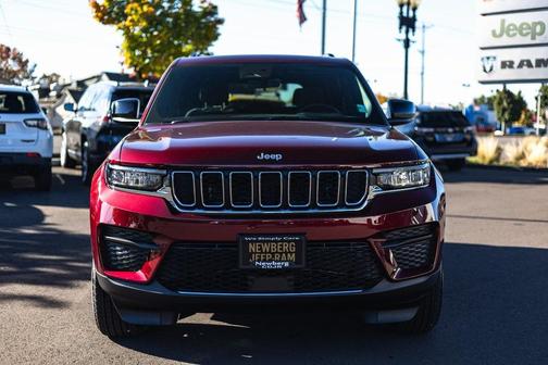2025 Jeep Grand Cherokee Laredo
