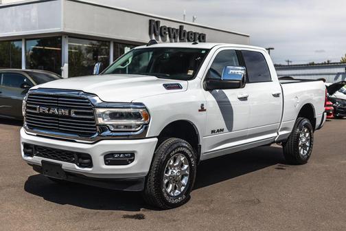 Bright White Clearcoat 2024 RAM 2500 Laramie Crew Cab 4x4 6'4' Box