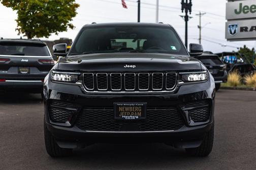 2025 Jeep Grand Cherokee Laredo
