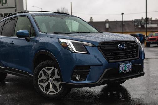 2024 Subaru Forester Premium