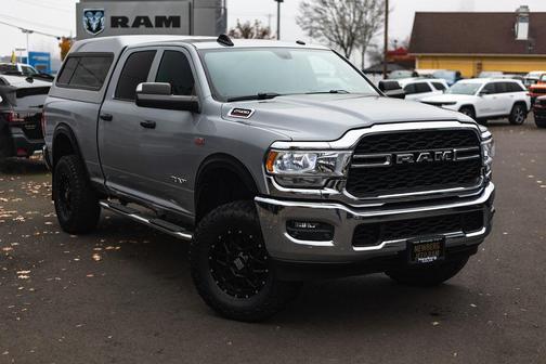 2022 RAM 2500 Tradesman Crew Cab 4x4 6'4' Box