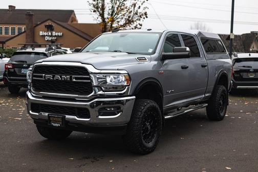 2022 RAM 2500 Tradesman Crew Cab 4x4 6'4' Box