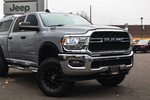 2022 RAM 2500 Tradesman Crew Cab 4x4 6'4' Box