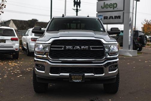 2022 RAM 2500 Tradesman Crew Cab 4x4 6'4' Box