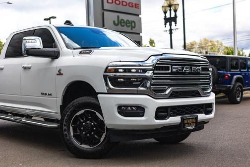 Bright White Clearcoat 2025 RAM 3500 Laramie Crew Cab 4x4 6'4' Box