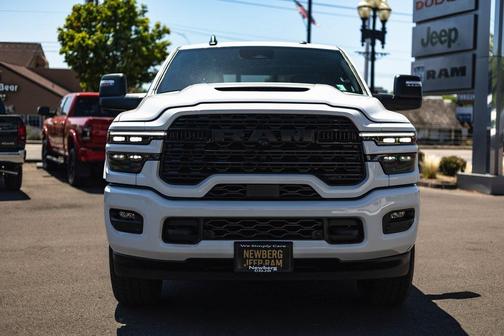 2025 RAM 2500 Limited Crew Cab 4x4 8' Box