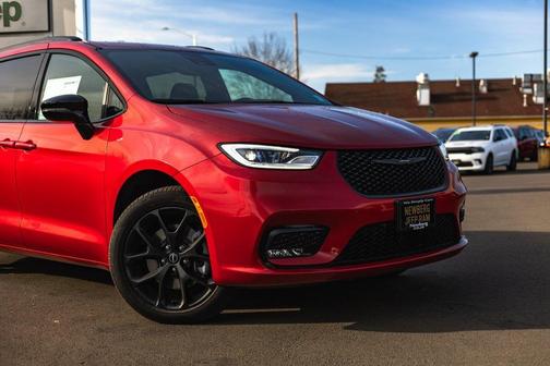 2026 Chrysler Pacifica L