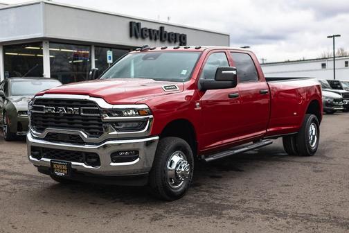2026 RAM 3500 Tradesman Crew Cab 4x4 8' Box