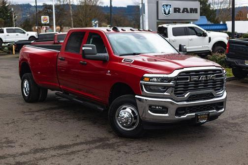 2026 RAM 3500 Tradesman Crew Cab 4x4 8' Box