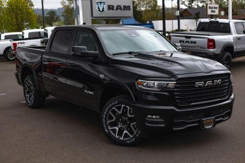 Diamond Black Crystal Pearlcoat 2026 RAM 1500 Laramie