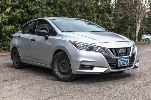 Brilliant Silver Metallic 2020 Nissan Versa 1.6 S