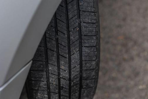 Brilliant Silver Metallic 2020 Nissan Versa 1.6 S