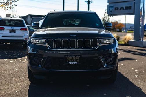 2025 Jeep Grand Cherokee Laredo
