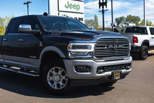 Granite Crystal Metallic Clearcoat 2020 RAM 3500 Laramie Crew Cab 4x4 8' Box