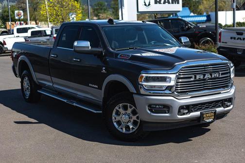 Granite Crystal Metallic Clearcoat 2020 RAM 3500 Laramie Crew Cab 4x4 8' Box