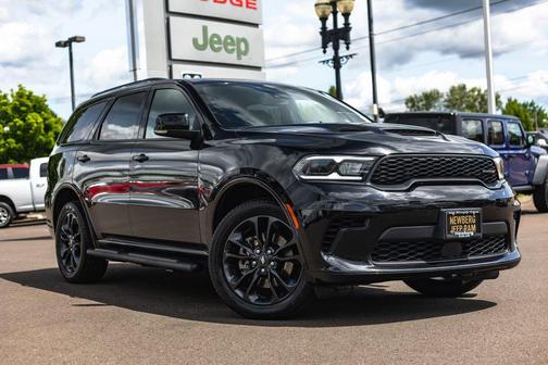DB Black Crystal Clearcoat 2024 Dodge Durango GT Plus