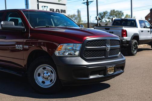 Delmonico Red Pearlcoat 2016 RAM 1500 Tradesman