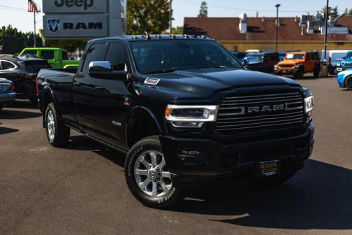 2022 RAM 3500 Laramie Crew Cab 4x4 8' Box