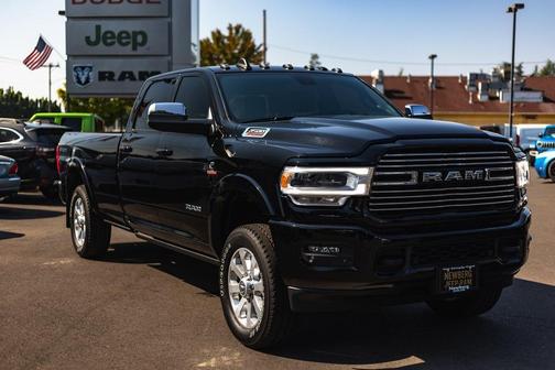 2022 RAM 3500 Laramie Crew Cab 4x4 8' Box