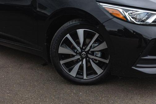 Super Black 2022 Nissan Sentra SV