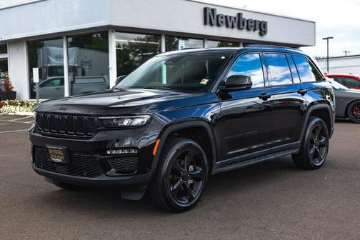Diamond Black Crystal Pearlcoat 2024 Jeep Grand Cherokee Limited