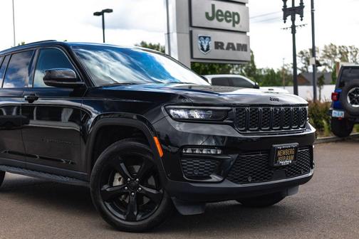Diamond Black Crystal Pearlcoat 2024 Jeep Grand Cherokee Limited
